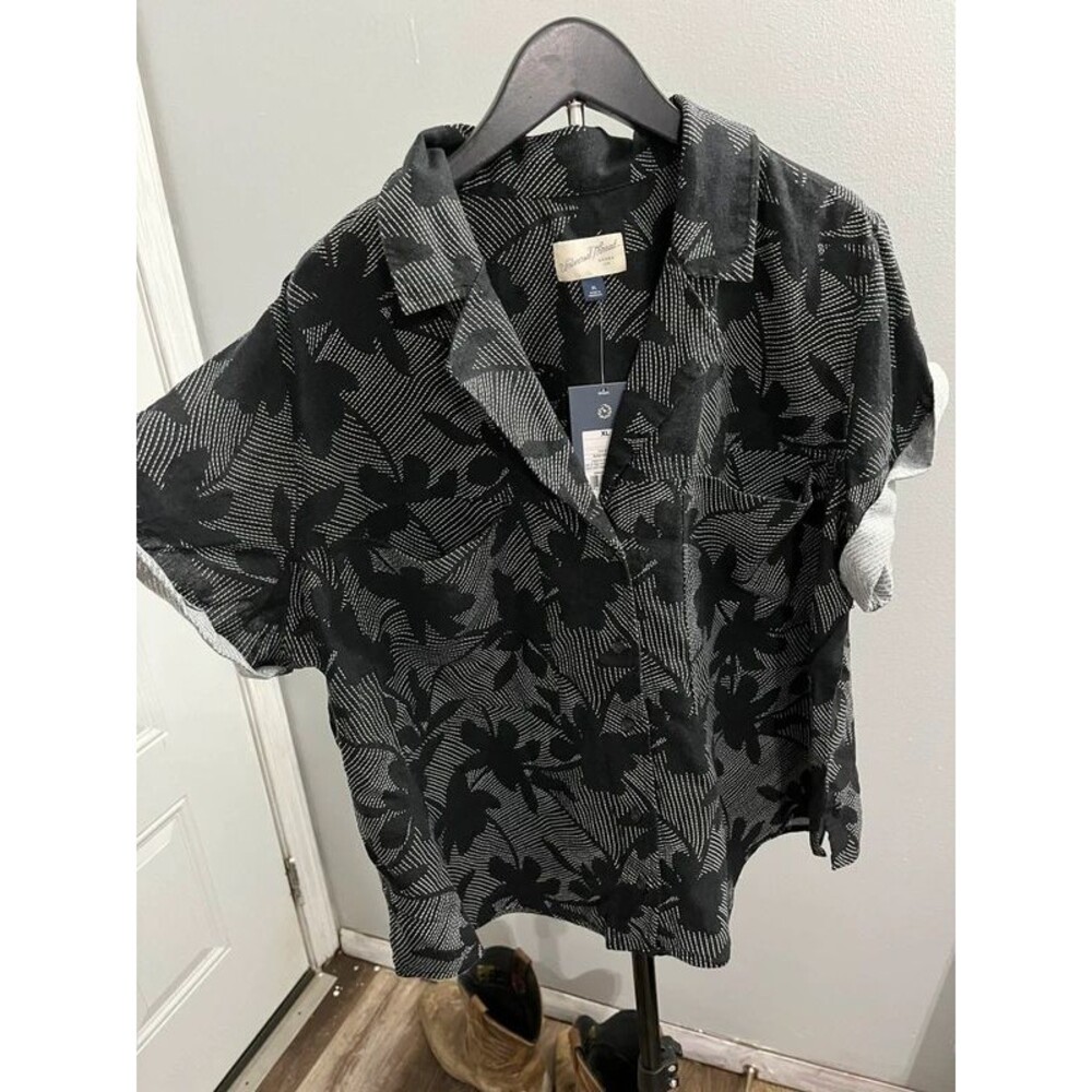 Women’s button up shirt